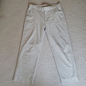 Athleta Tribeca Utility Crop - size 8